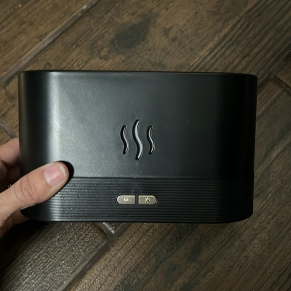 Campfire Black Diffuser With Flame-Like Effect - Picture 2 of 12